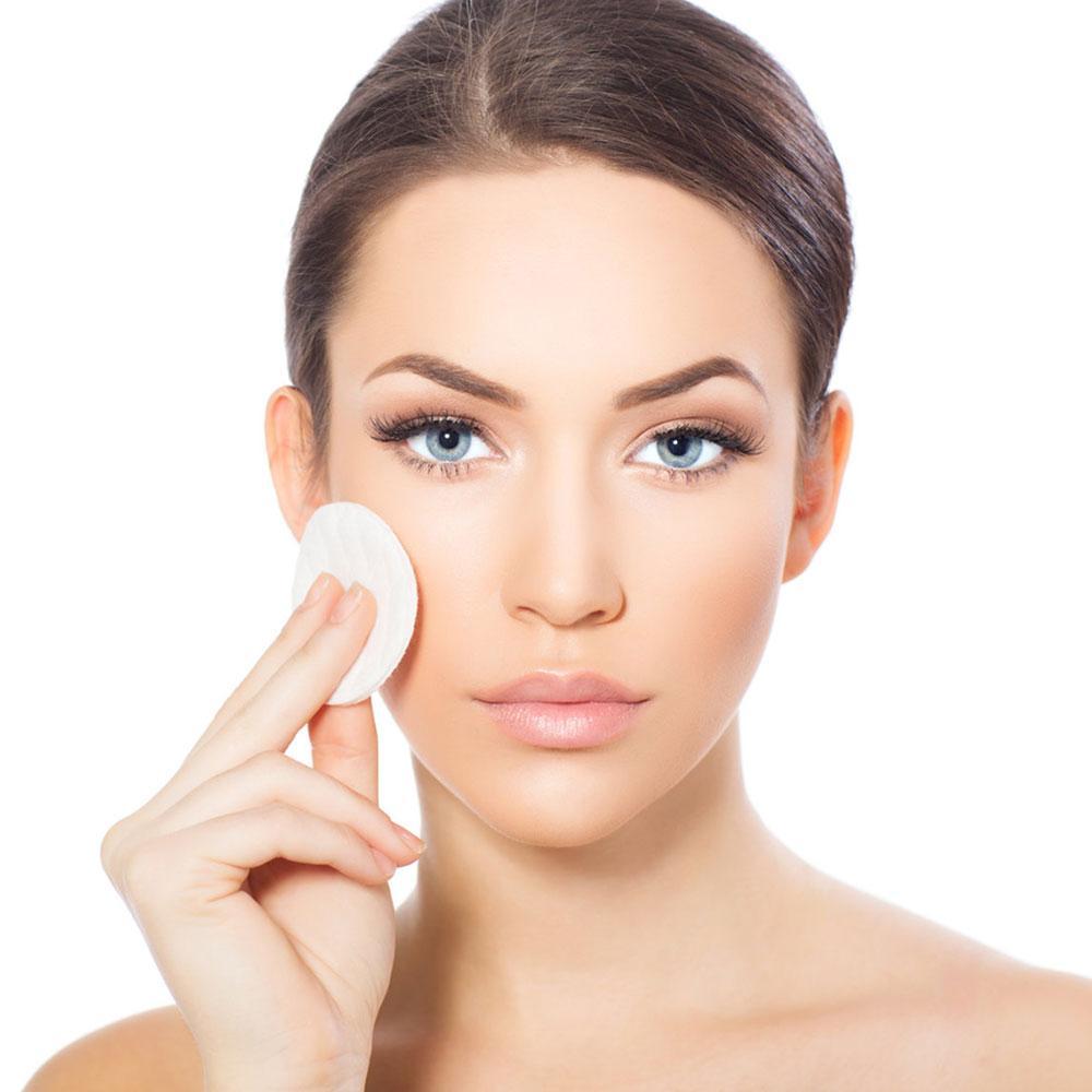 Makeup Remover Round- On face